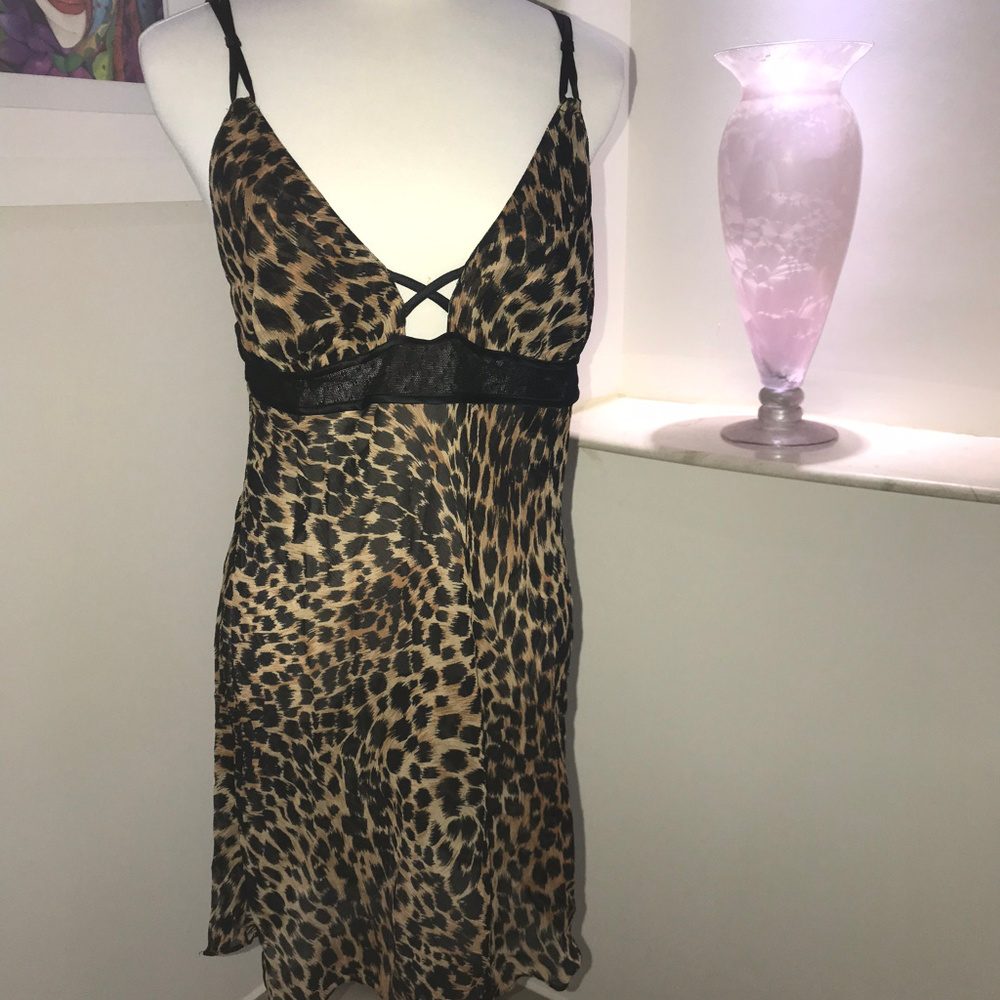 Victoria's Secret Chemise-Size L